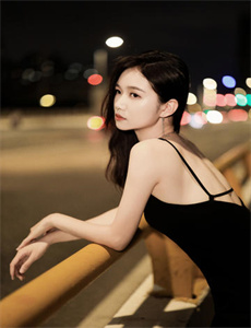 《奇妙的美发沙龙完整视频播放》