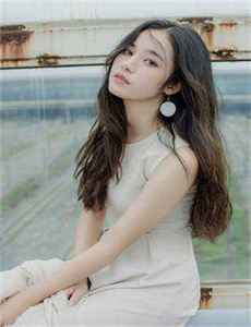 《美女裸免费观看网站》