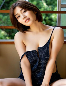 老湿机影院免费观看十分钟/唔小东西你里面真紧